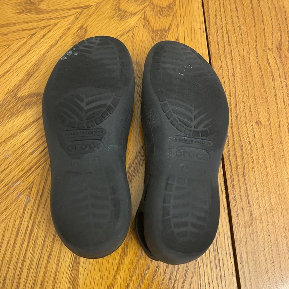 Crocs Black Sz W4 pre owned - Picture 4 of 5